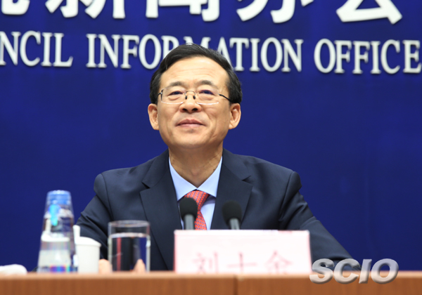 劉士余談改革和穩定：“風平浪靜好行船”