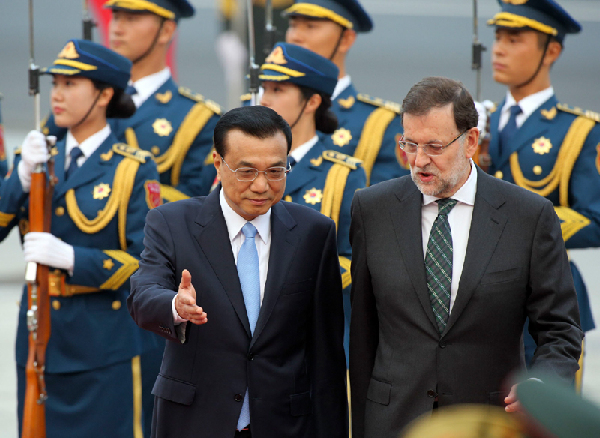 李克強舉行儀式歡迎西班牙首相拉霍伊訪華