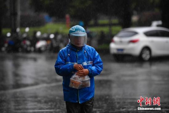 新經濟改變了年輕人生活：“共享單車出行”無法回避