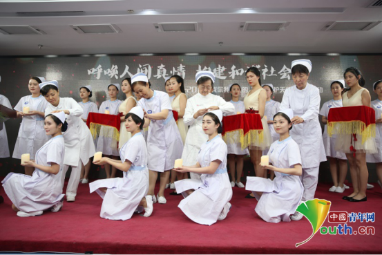 呼喚人間真情，構(gòu)建和諧社會(huì)