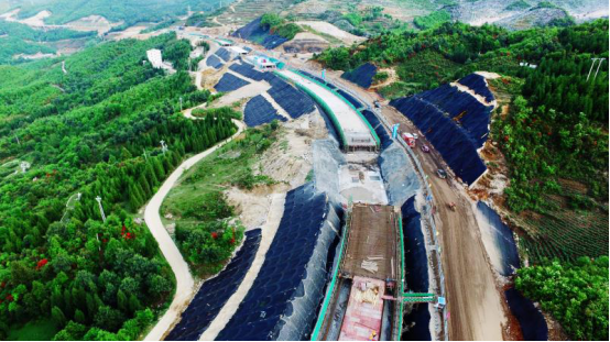 【十九大精神進央企】鏖戰峽谷：“中國建筑夢之隊”譜寫工匠精神